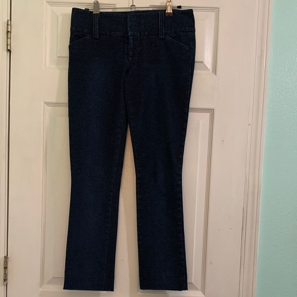 Alice + Olivia DarkโWash Jeggings Size 2